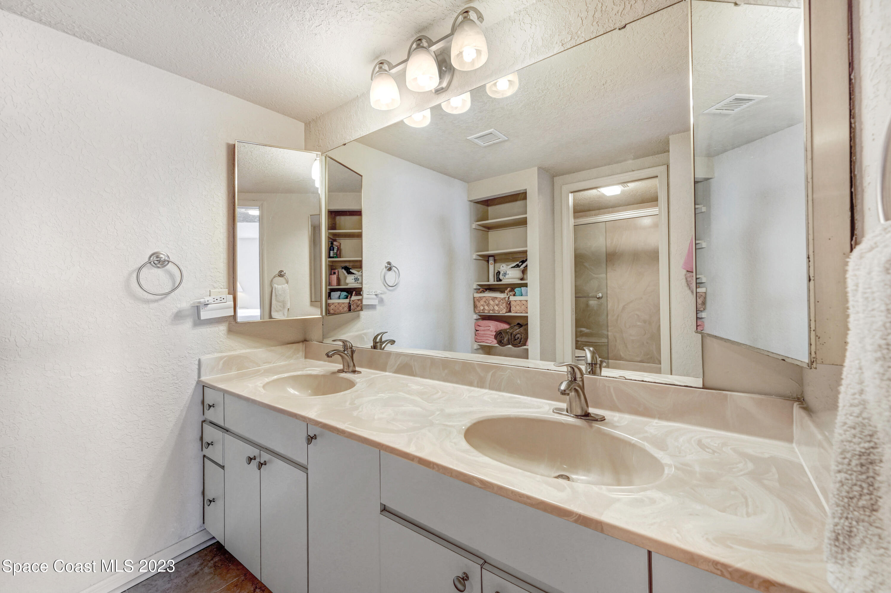 750 N Atlantic Avenue, Ph 05
