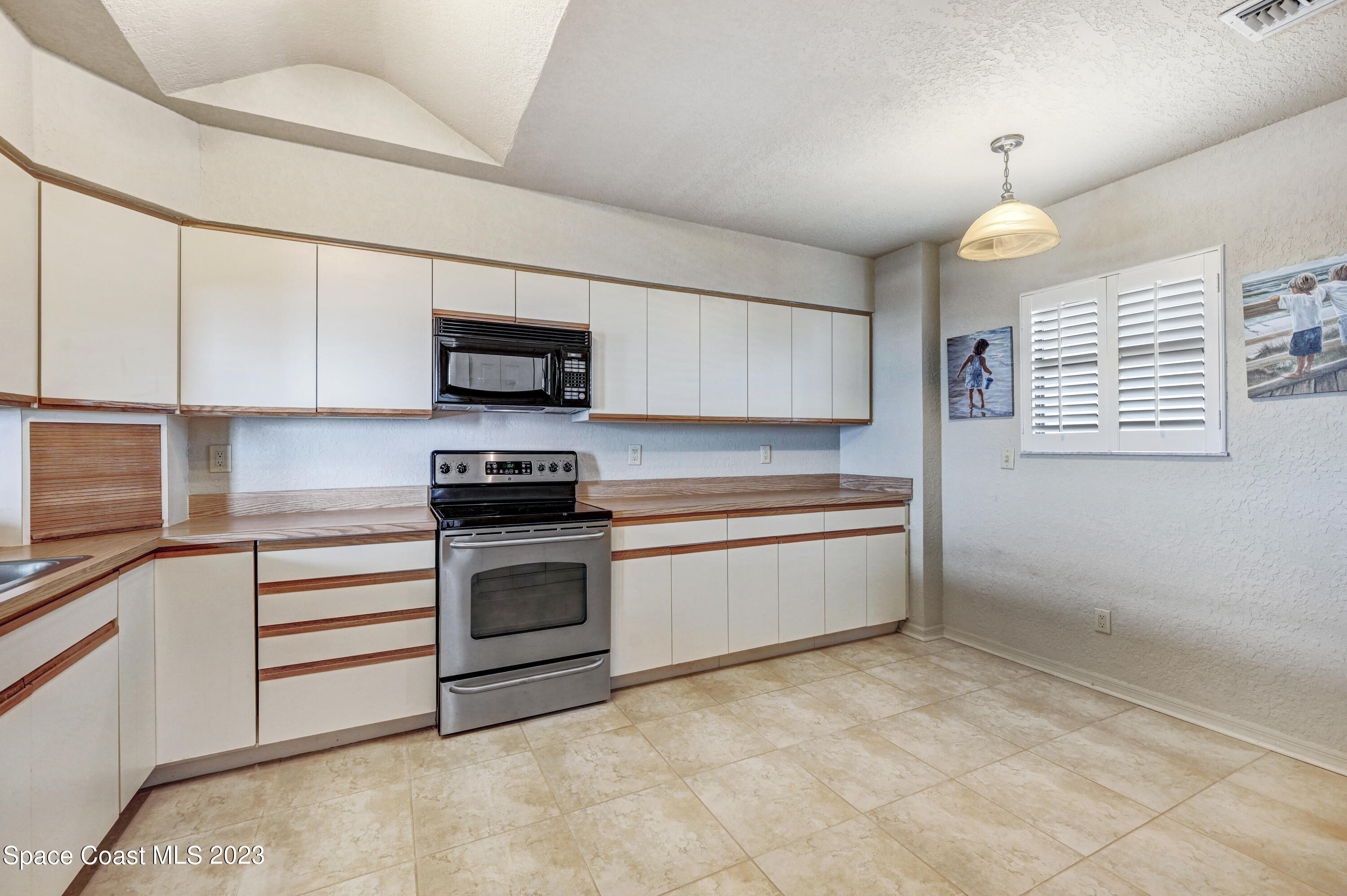 750 N Atlantic Avenue, Ph 05