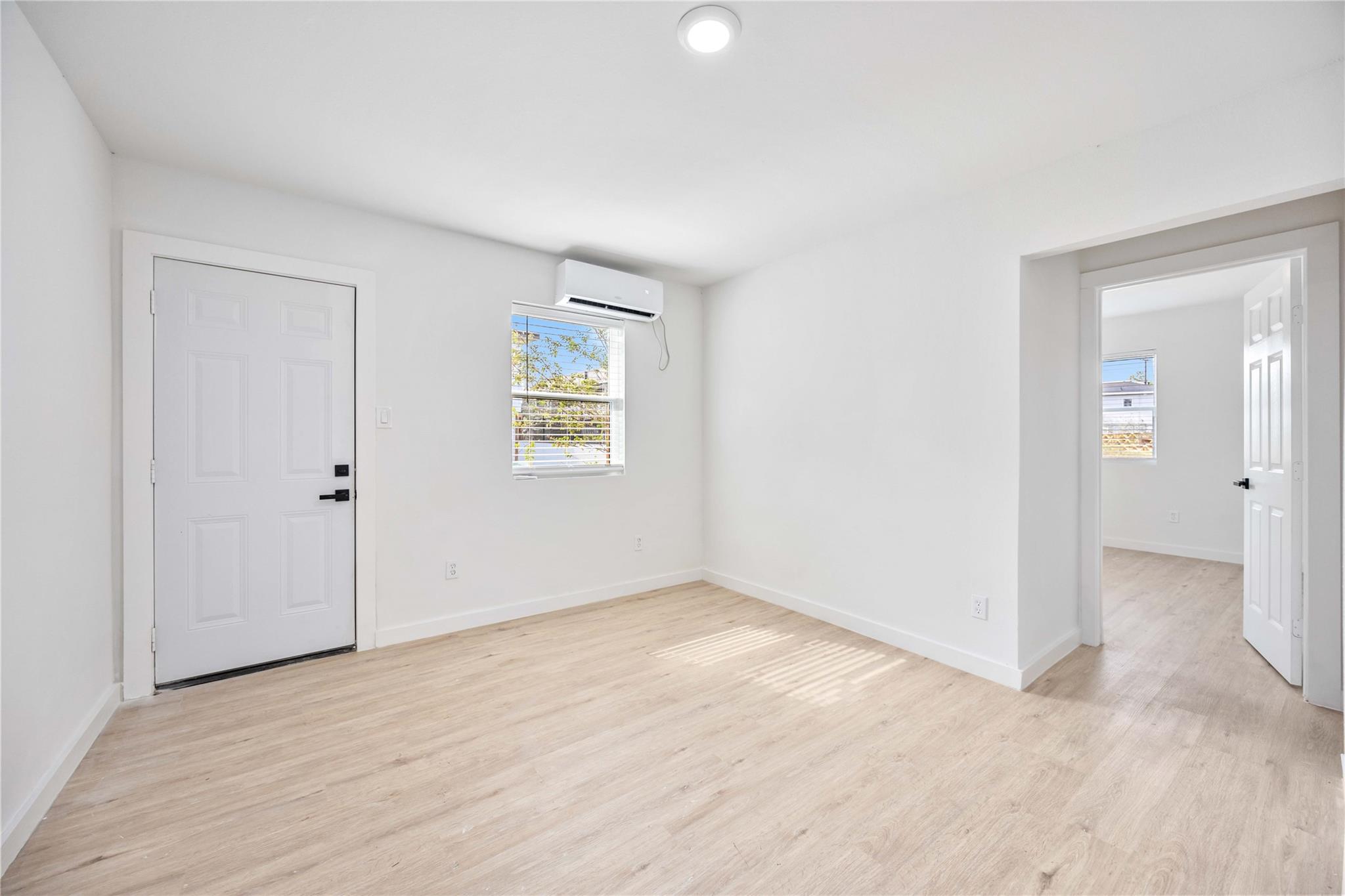 6811 Del Rio Street Apt 14, Houston Unit: Apt 14