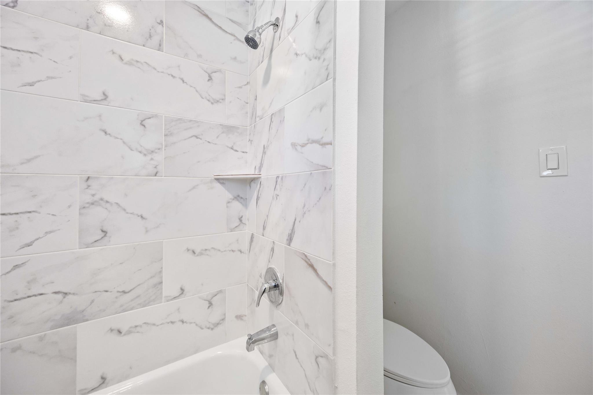 6811 Del Rio Street Apt 14, Houston Unit: Apt 14