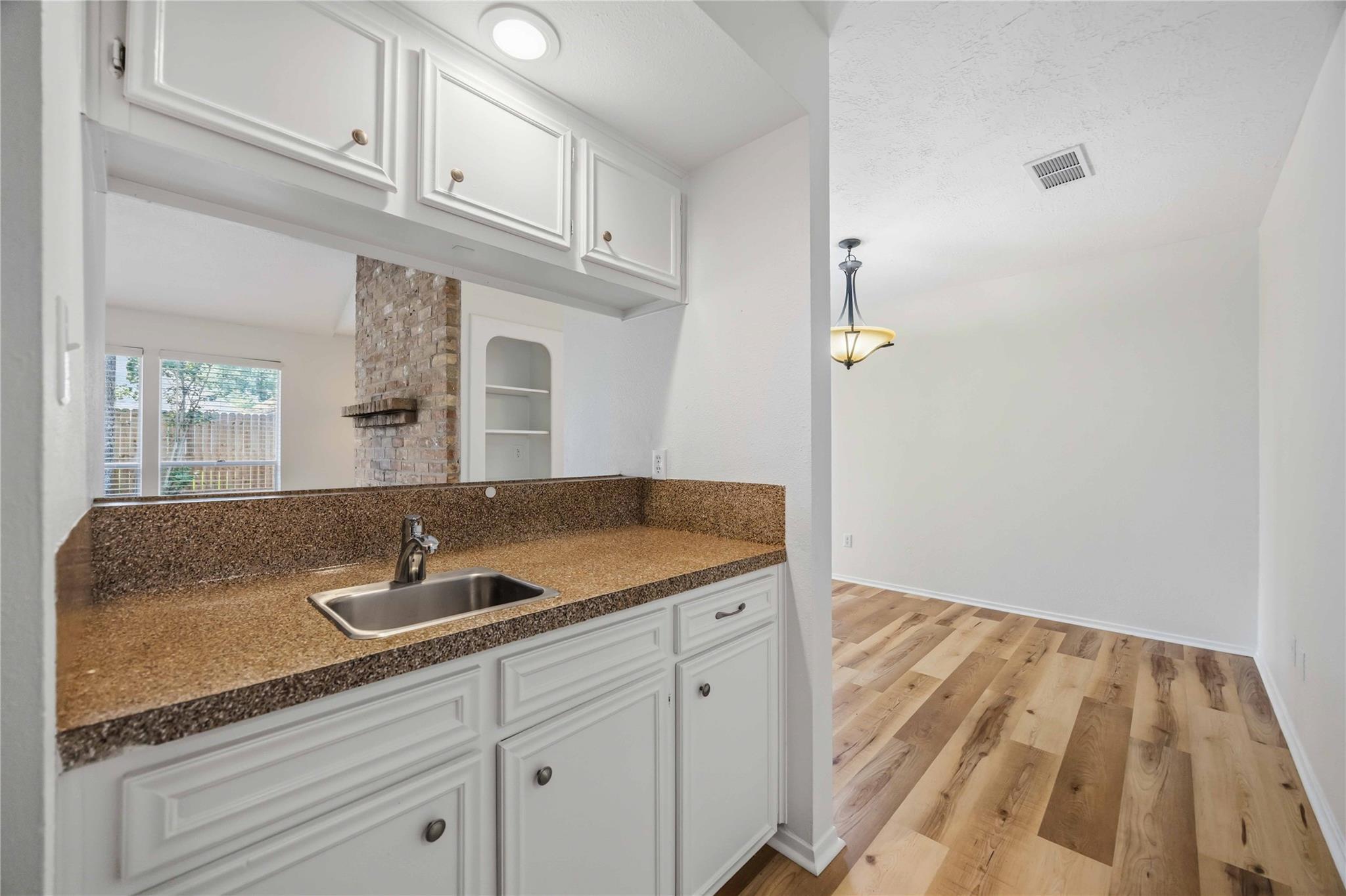 1002 Oxborough Drive