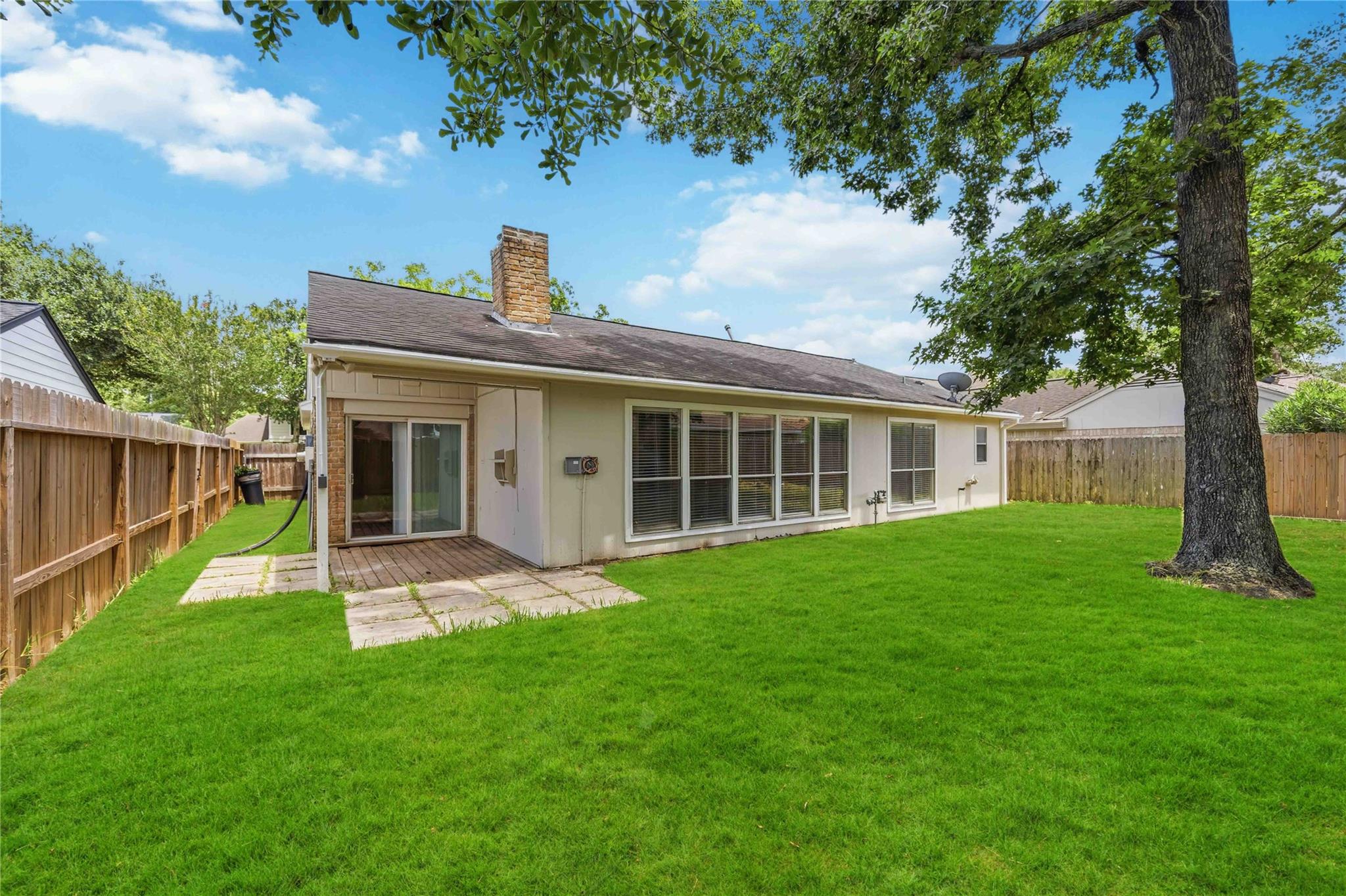 1002 Oxborough Drive