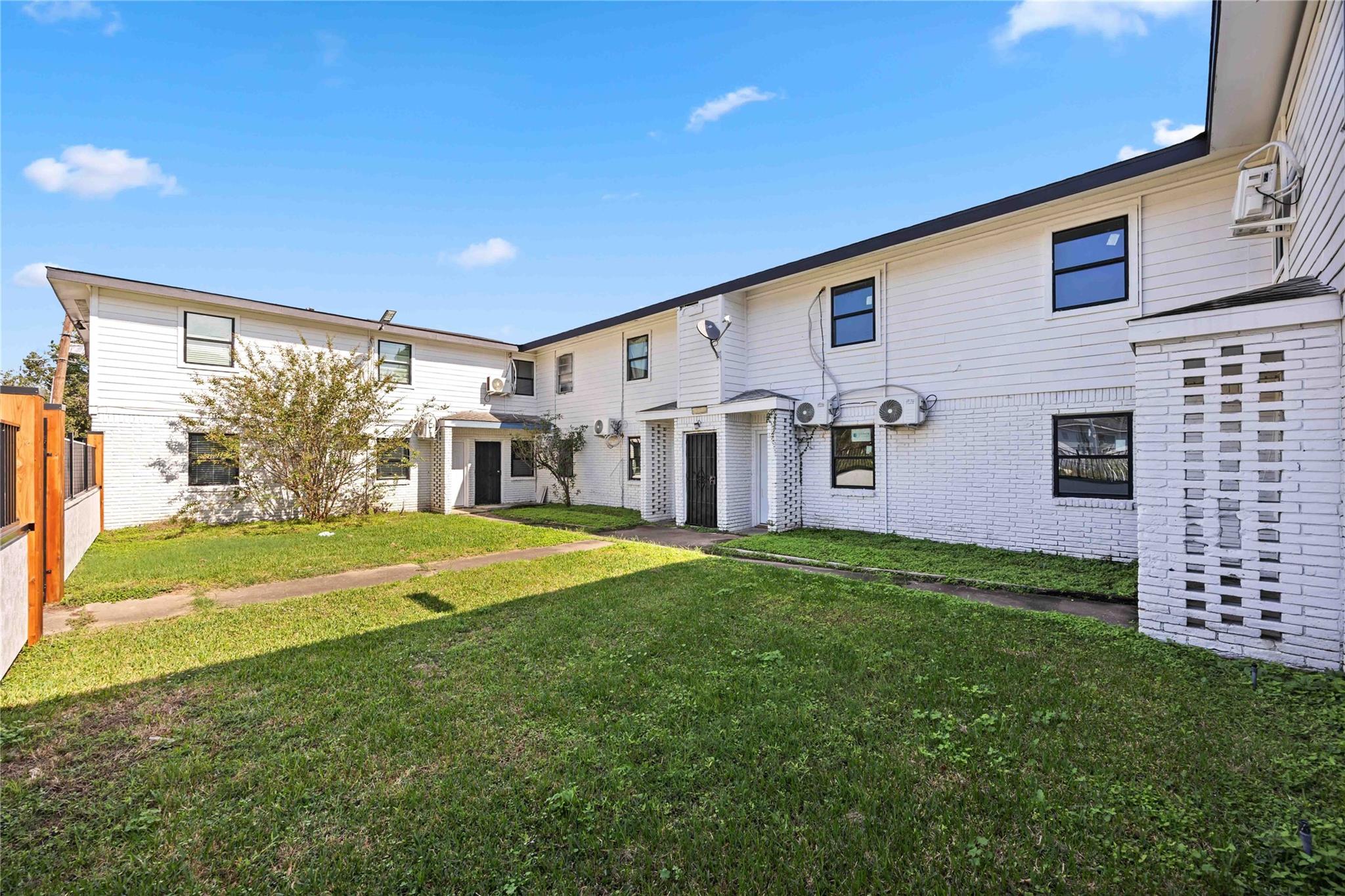 6811 Del Rio Street # 20