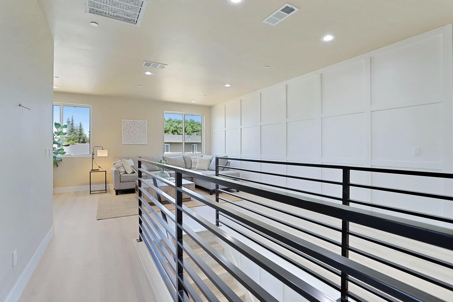 807 Iris Court