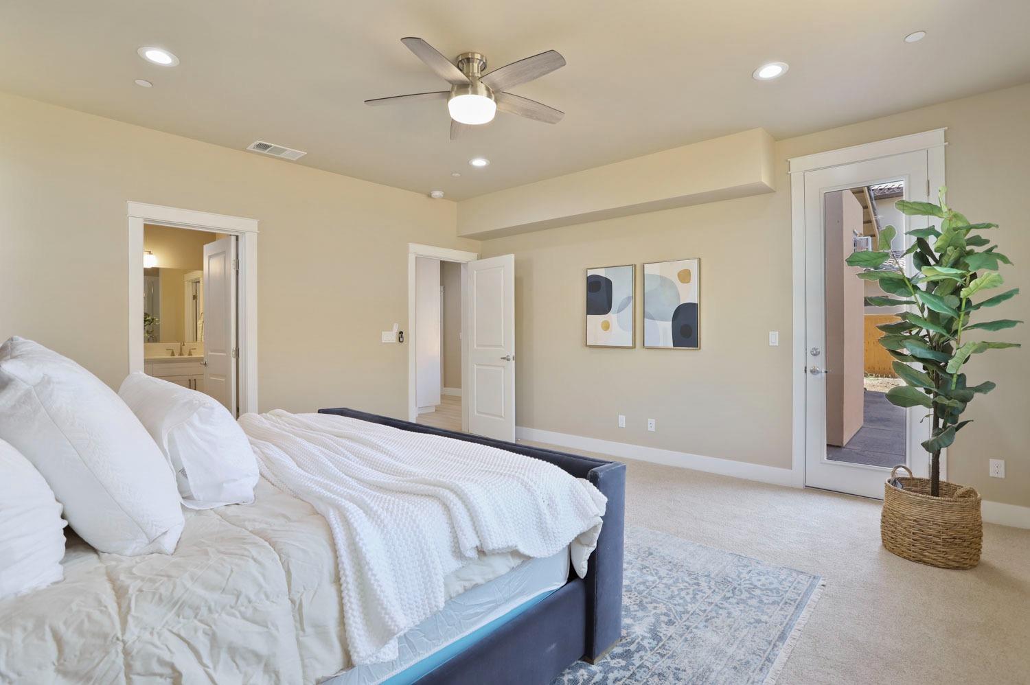 807 Iris Court