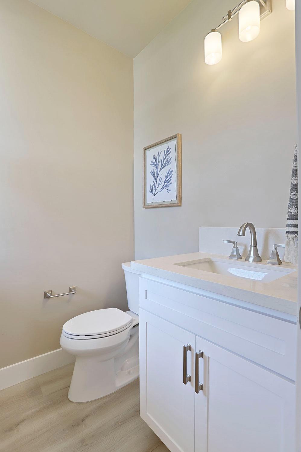 807 Iris Court