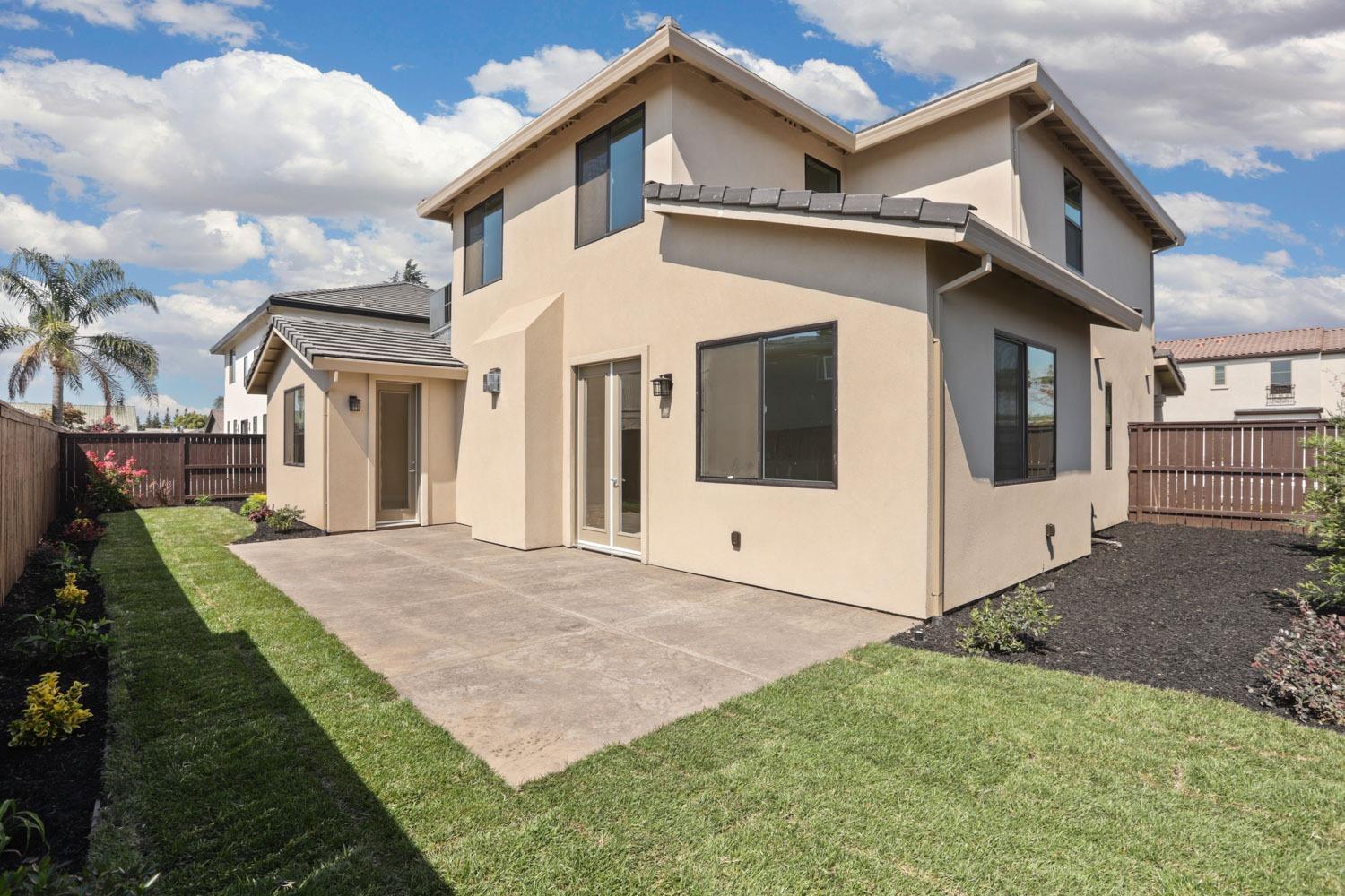 807 Iris Court