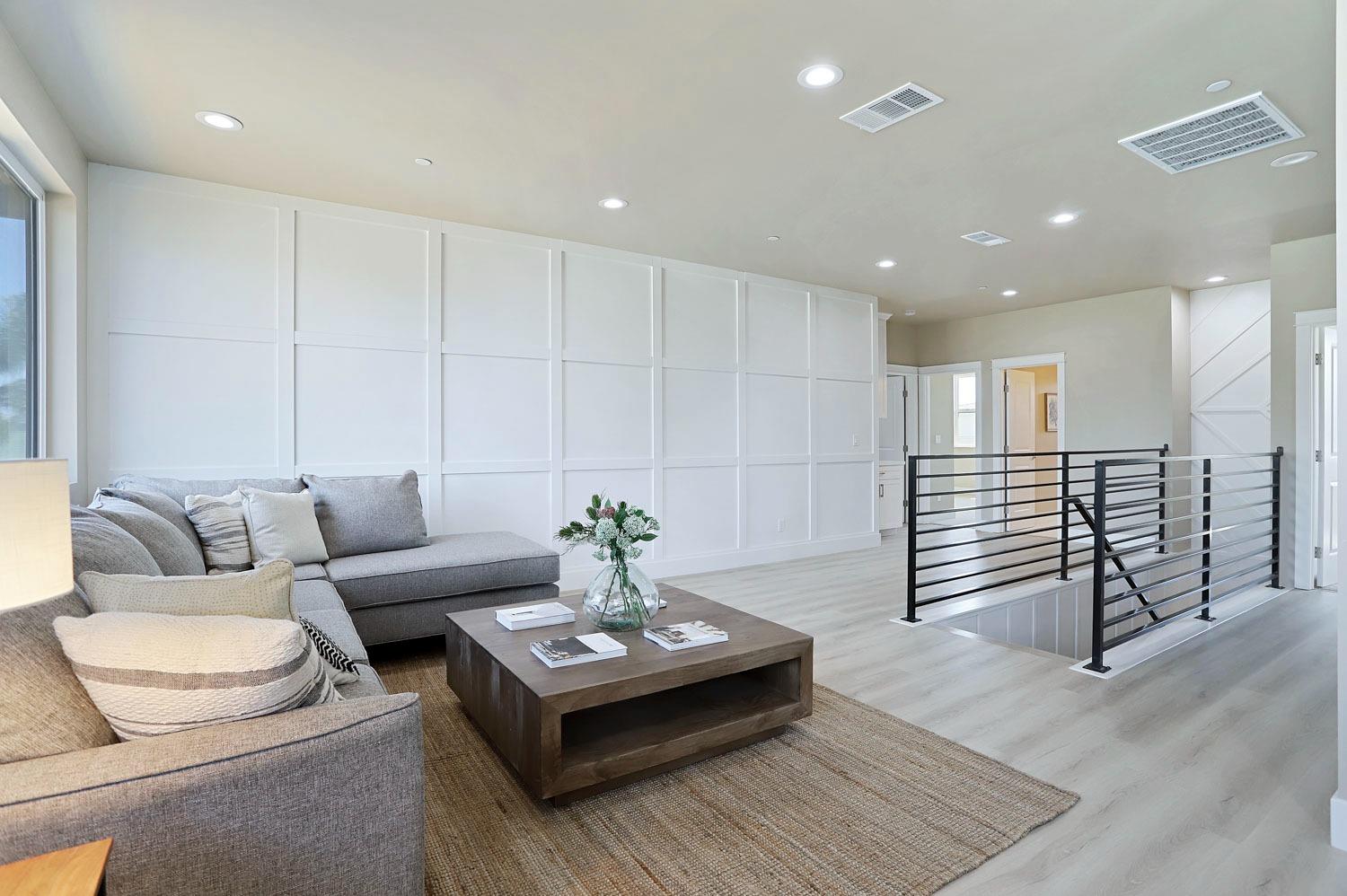 807 Iris Court