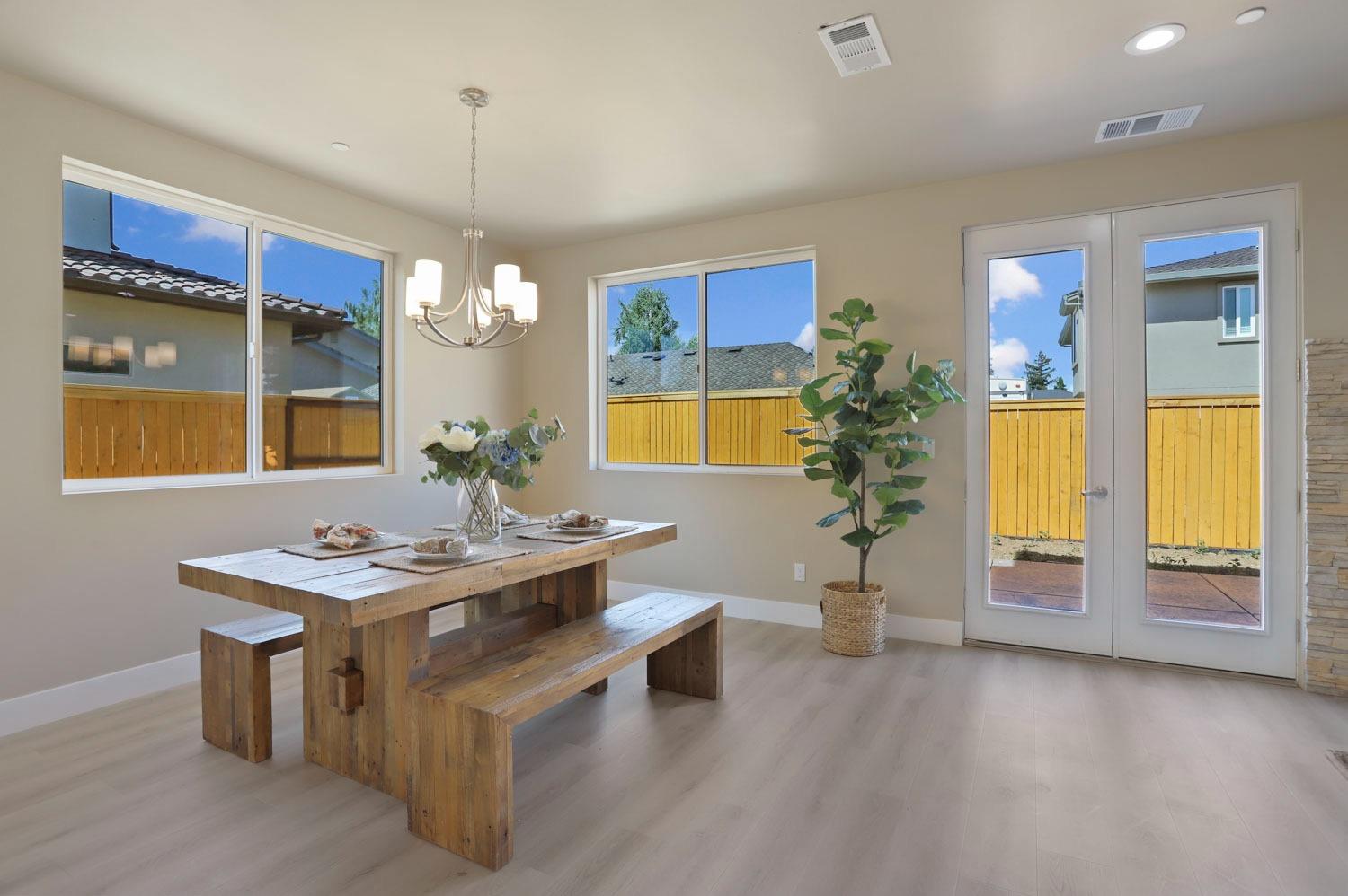 807 Iris Court