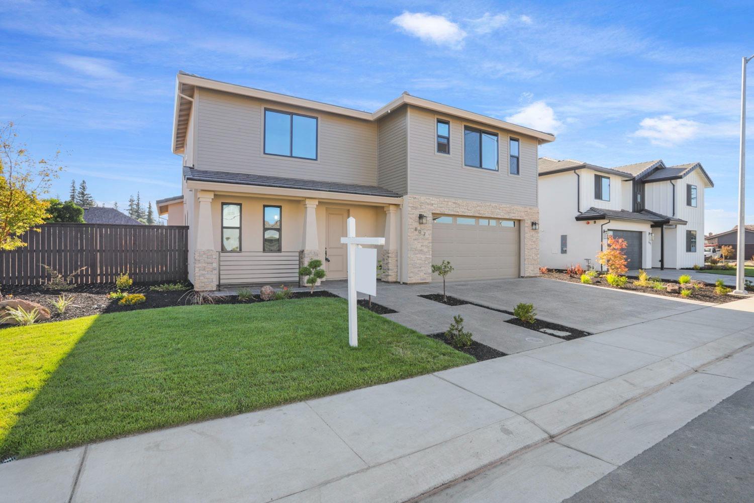 807 Iris Court