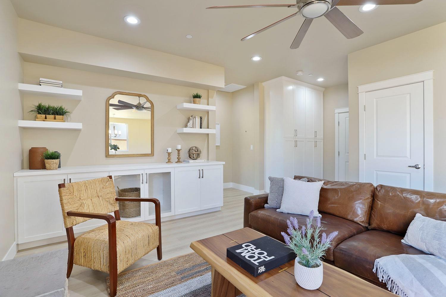 807 Iris Court