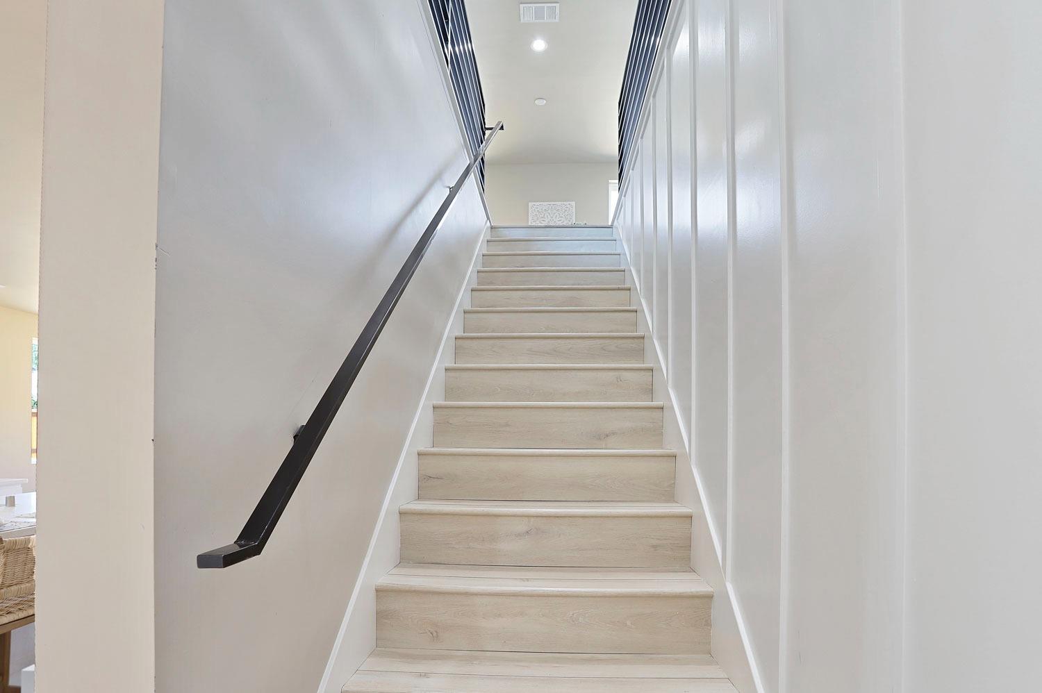 807 Iris Court