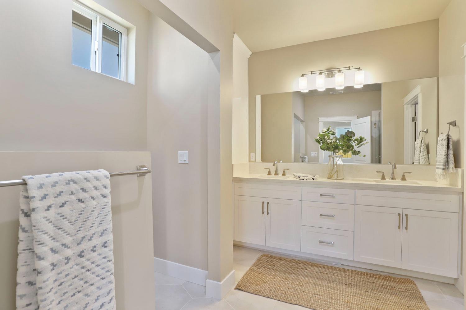 807 Iris Court