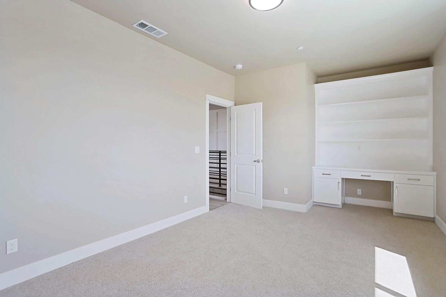 807 Iris Court