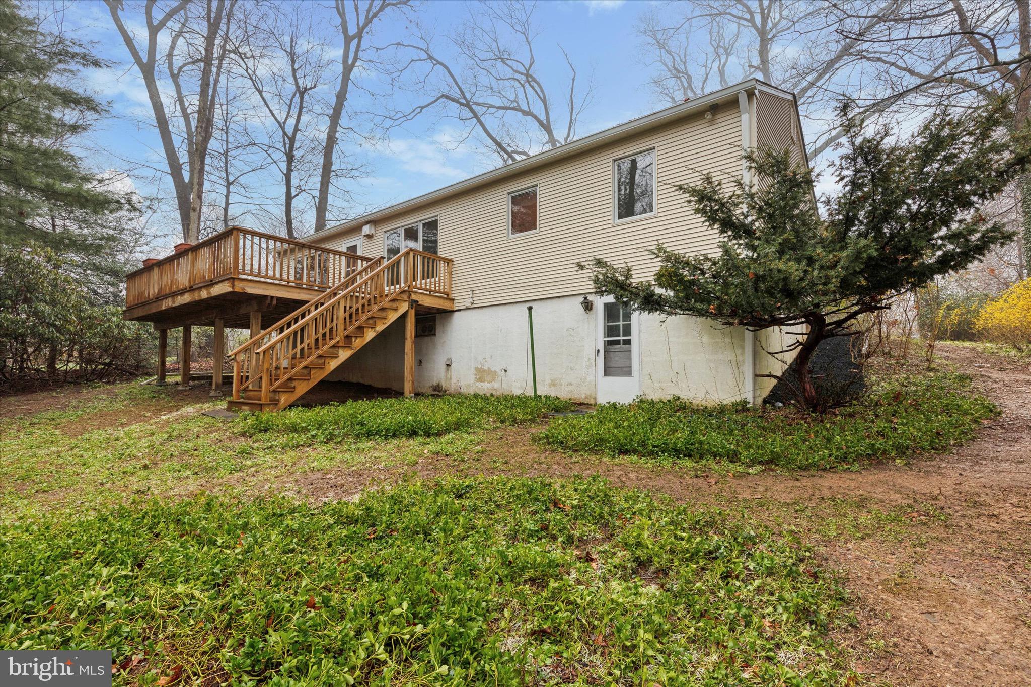 671 Davis Ln
