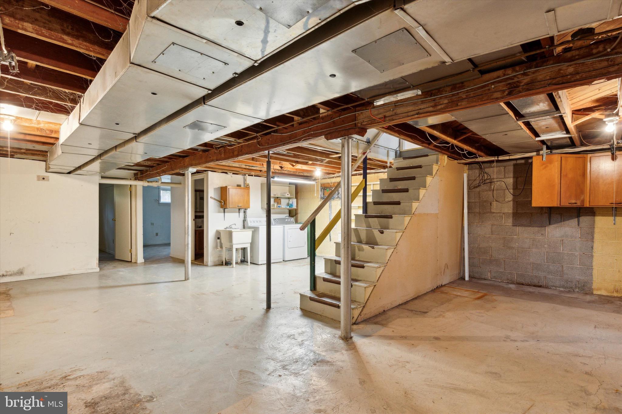 671 Davis Ln
