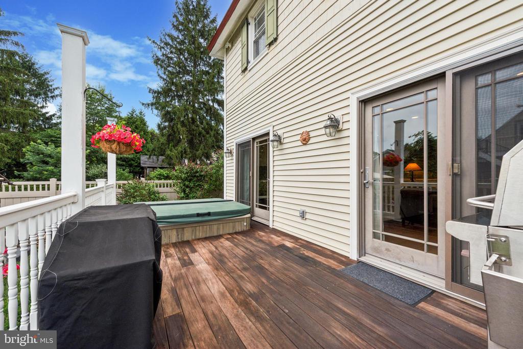 66 Waterloo Ave