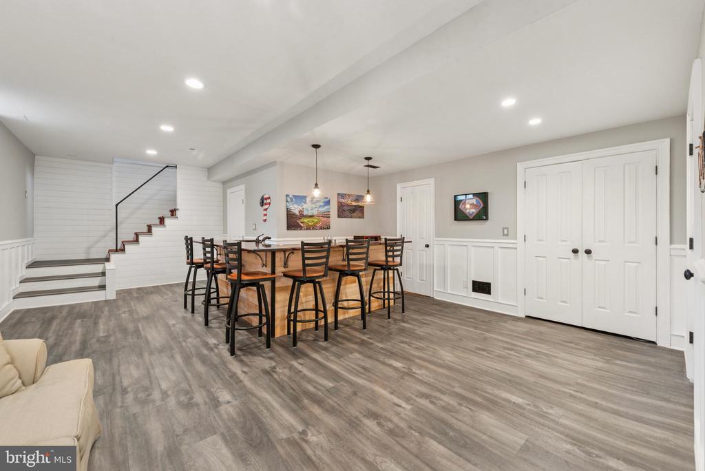 66 Waterloo Ave