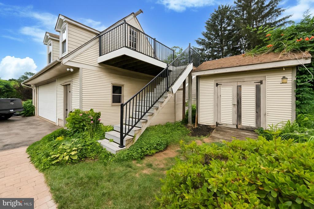 66 Waterloo Ave
