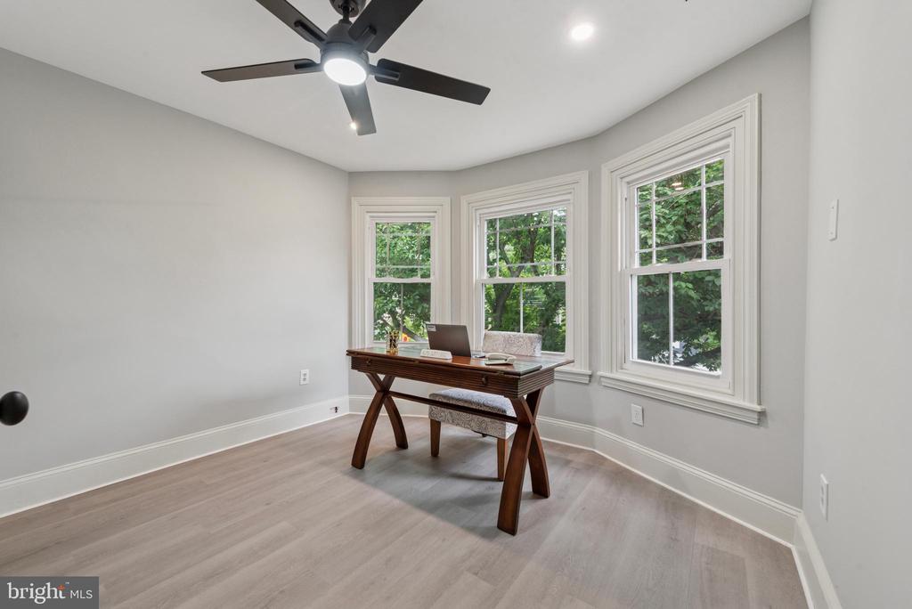 66 Waterloo Ave