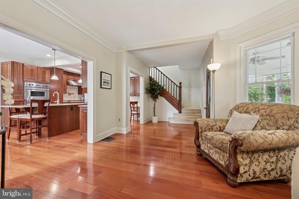 66 Waterloo Ave