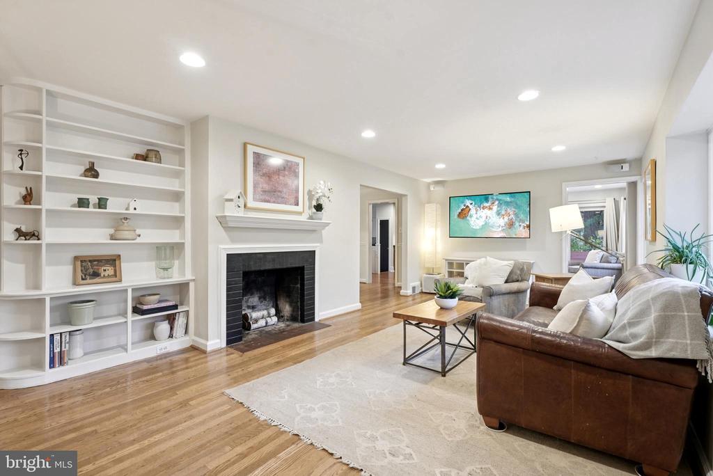 130 DEVONWOOD LANE
