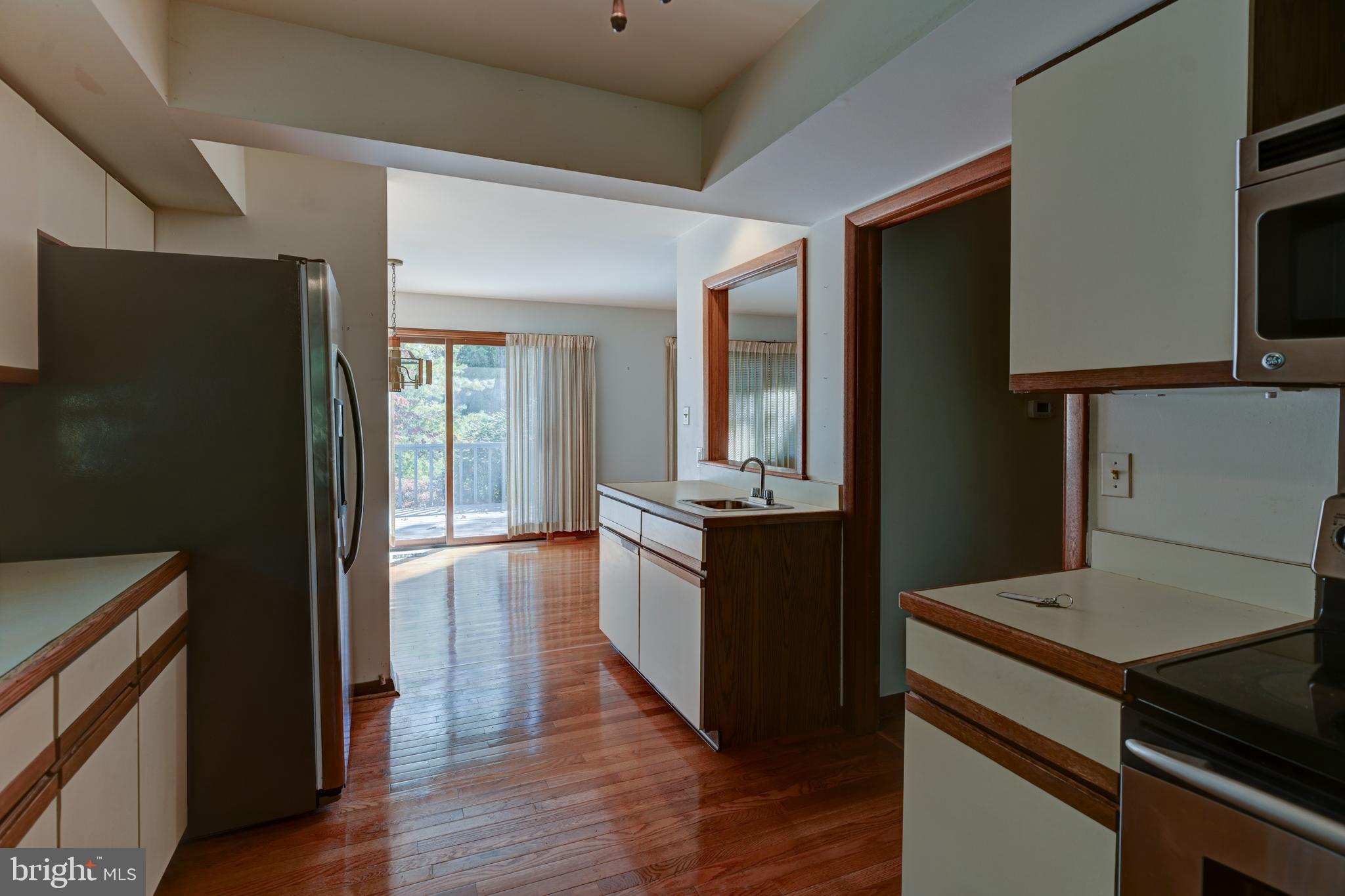 2102 QUAIL RIDGE DRIVE