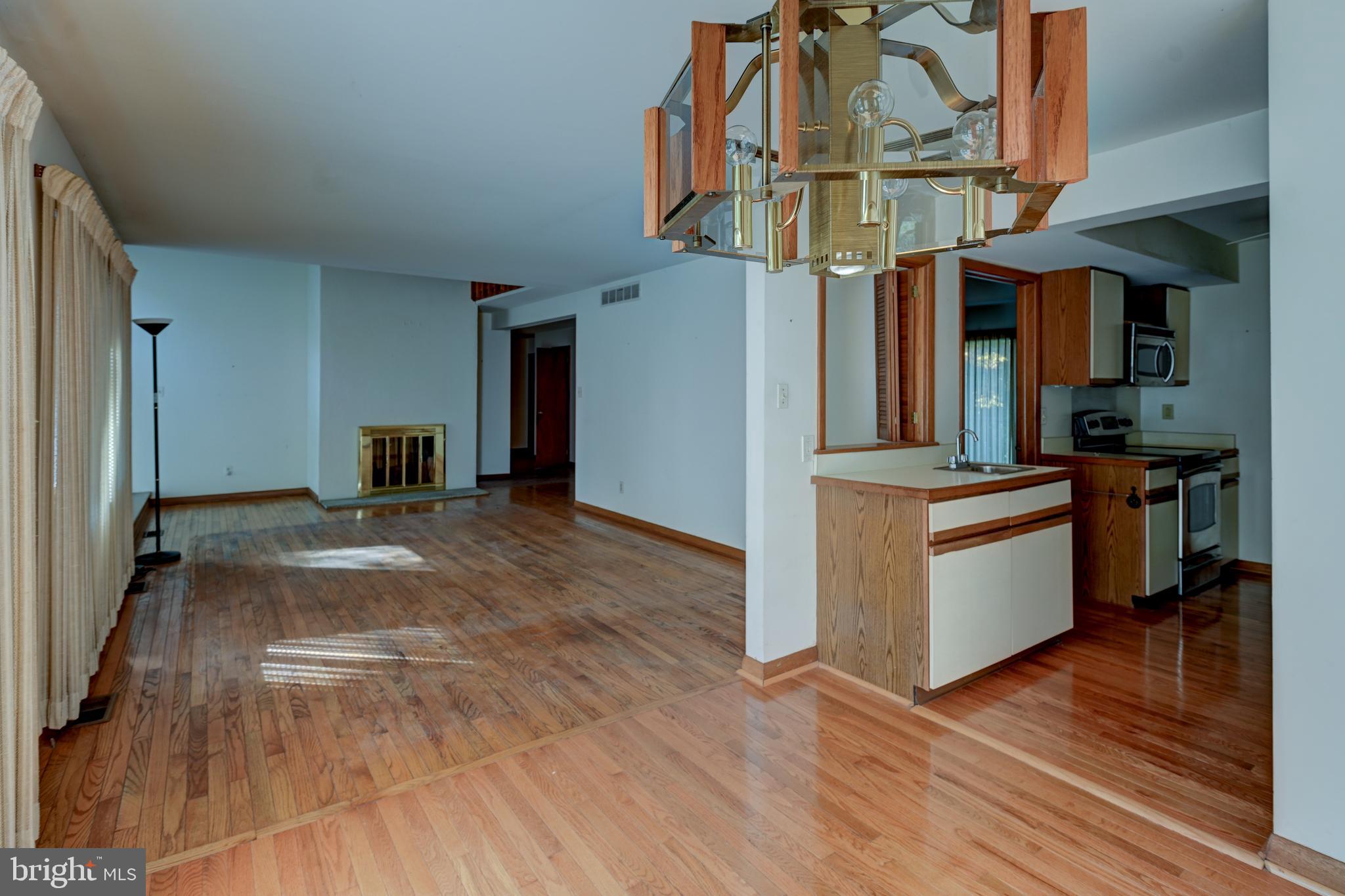 2102 QUAIL RIDGE DRIVE