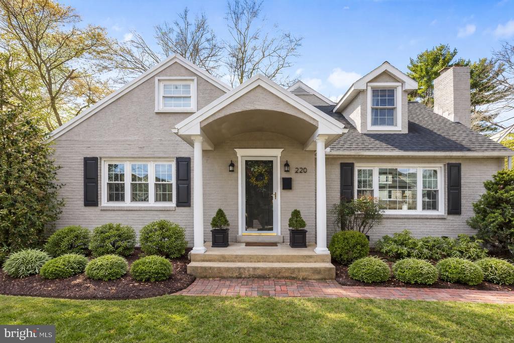 220 S VALLEY FORGE ROAD