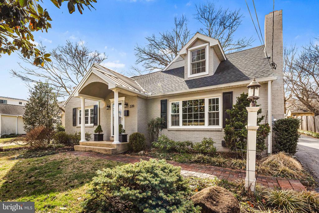 220 S VALLEY FORGE ROAD