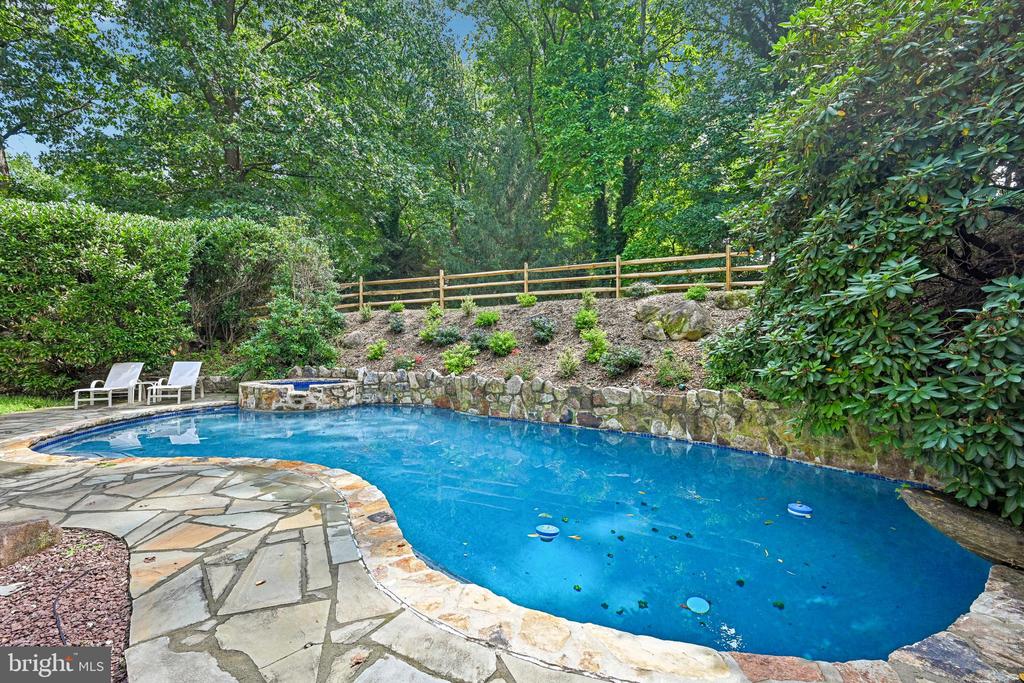 472 TIMBER LANE