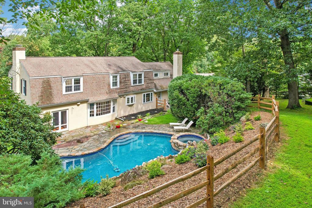 472 TIMBER LANE