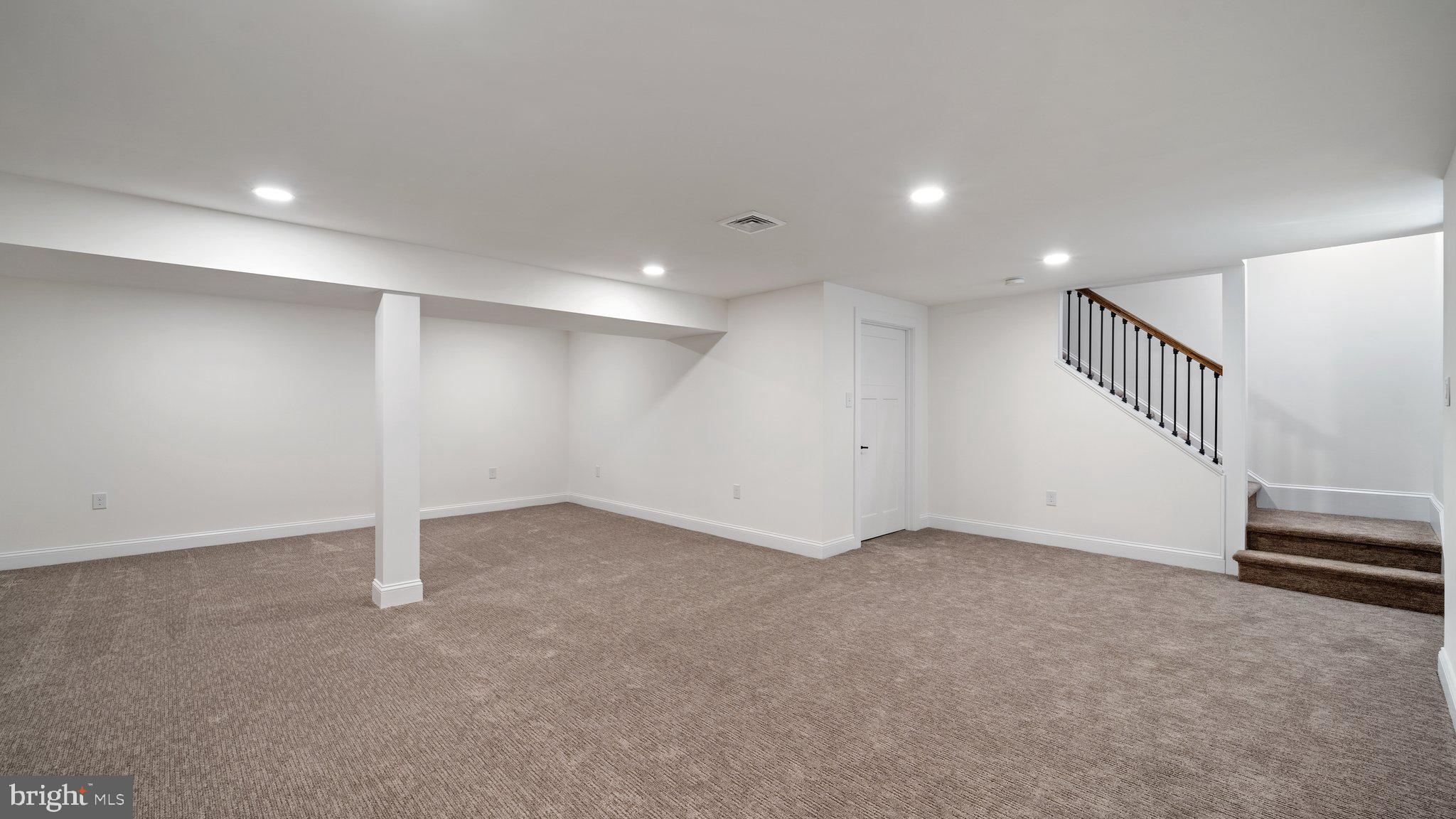 16 W Ridge Rd
