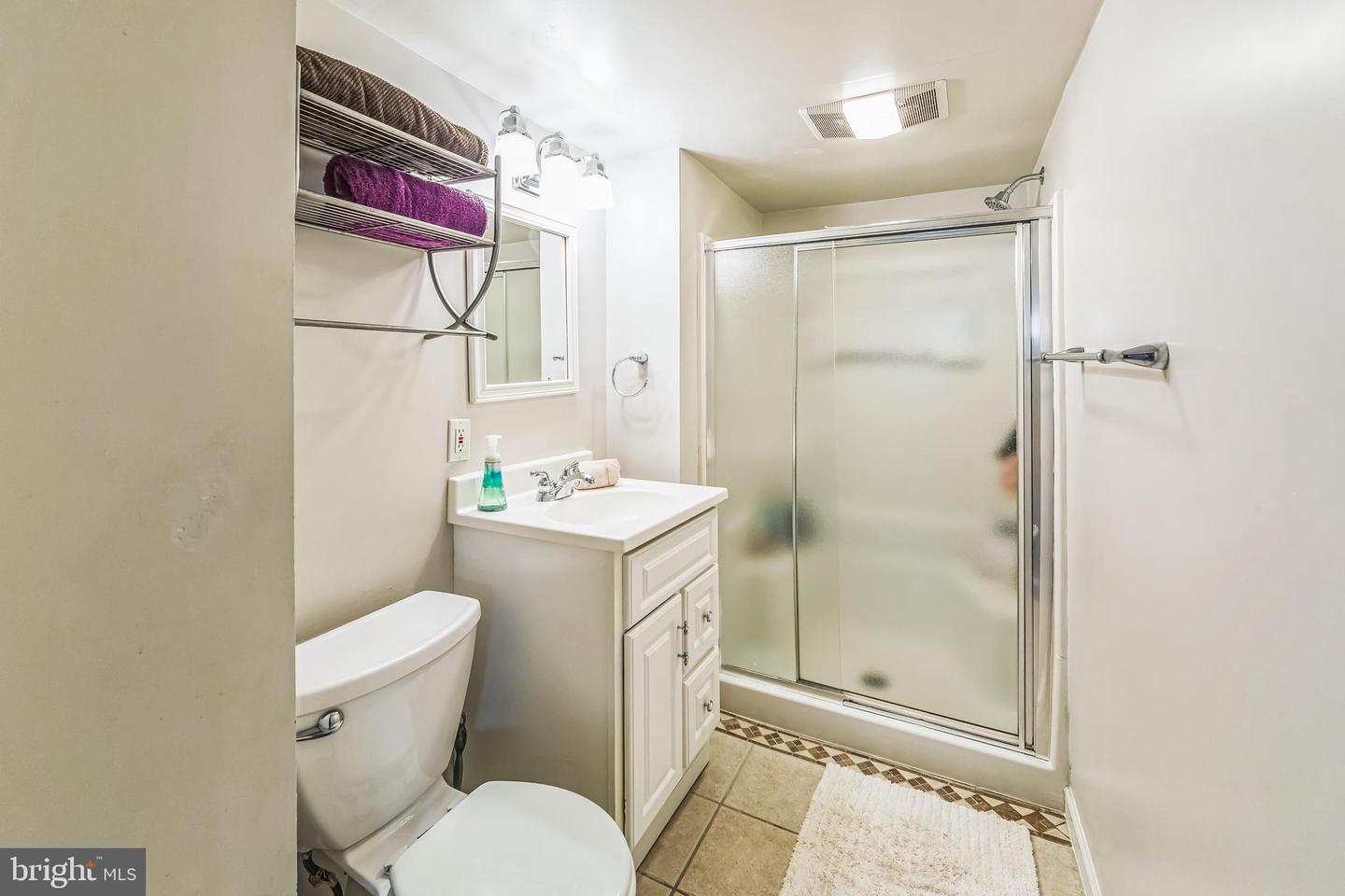 111 E Manoa Rd