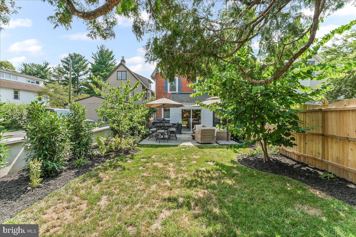 939 GLENBROOK AVENUE