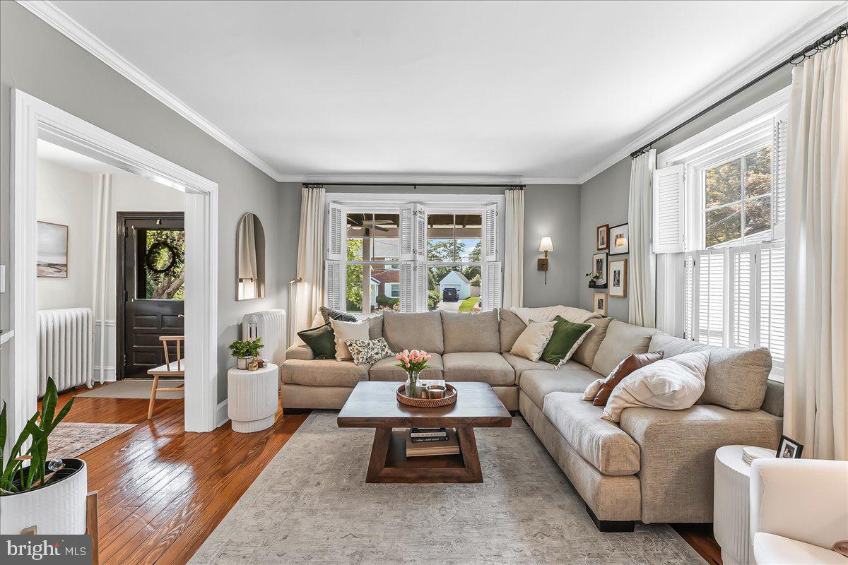 939 GLENBROOK AVENUE