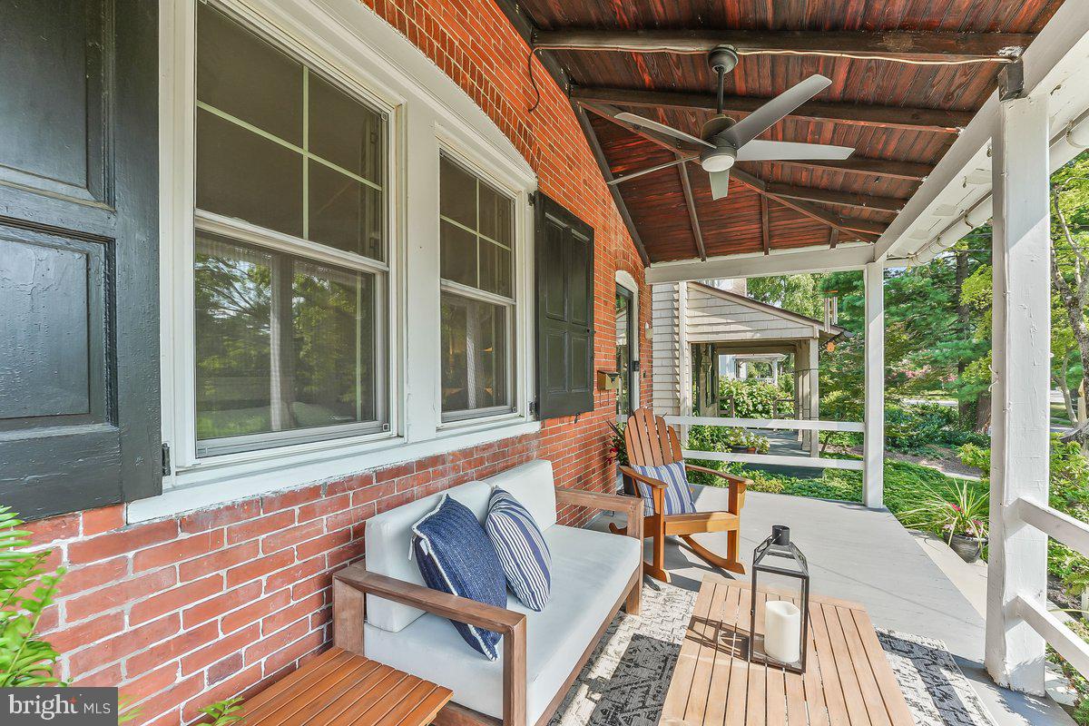 939 GLENBROOK AVENUE