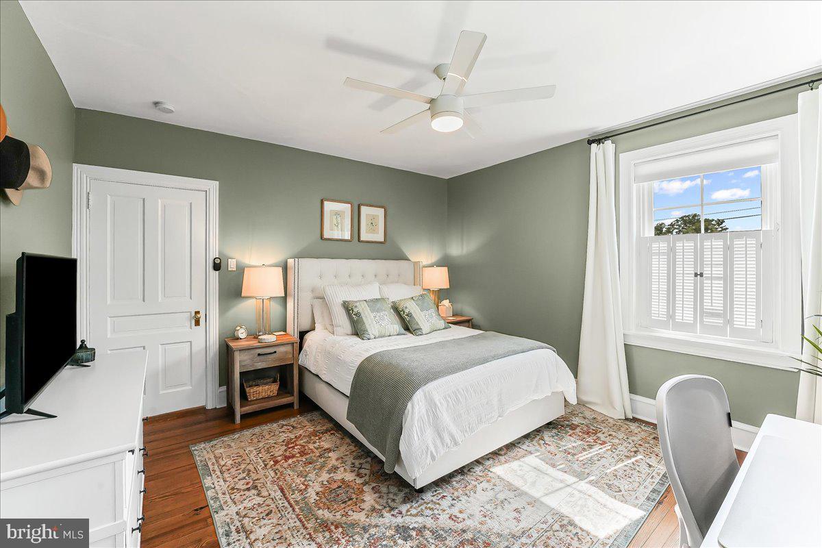 939 GLENBROOK AVENUE