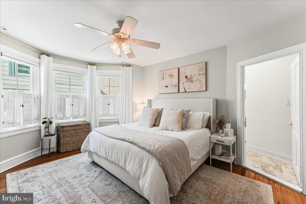 939 GLENBROOK AVENUE