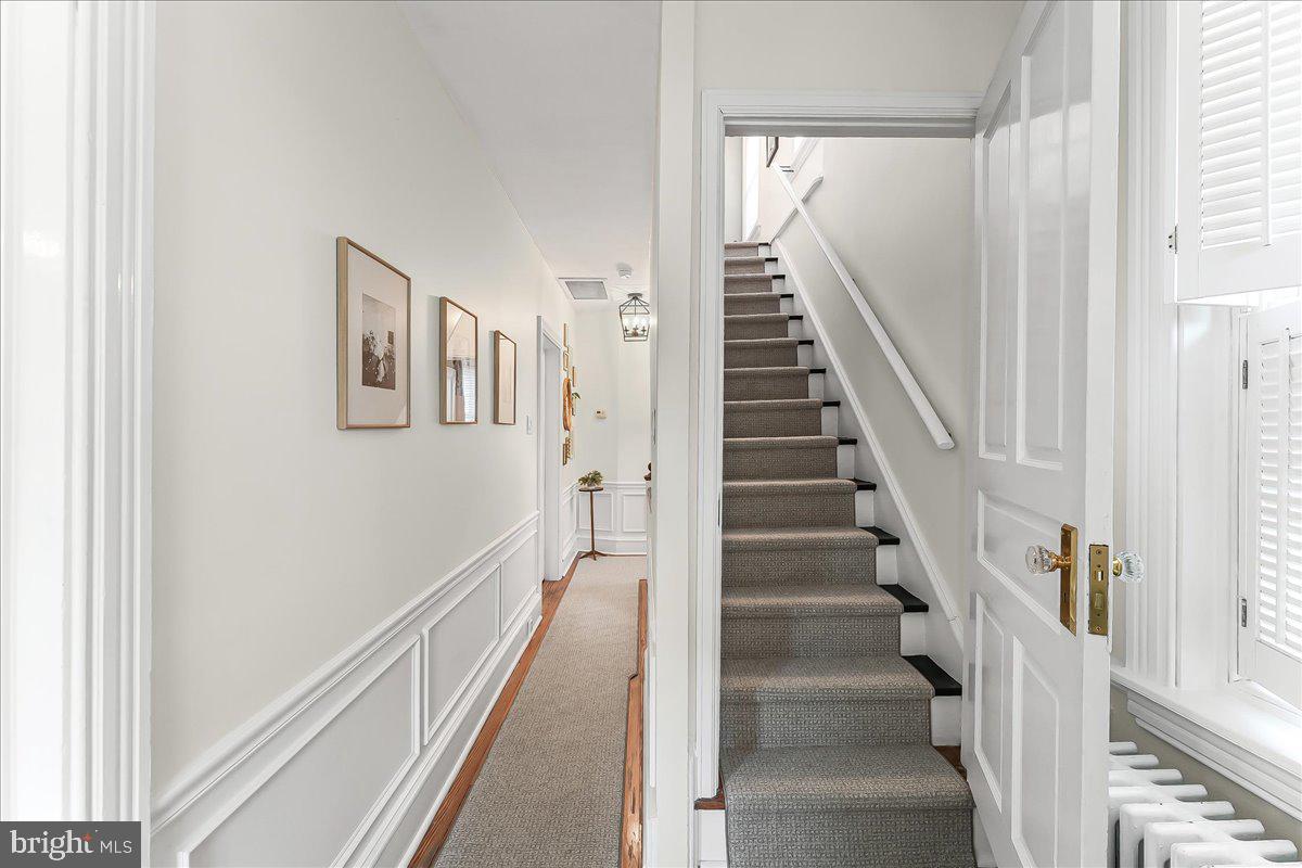 939 GLENBROOK AVENUE