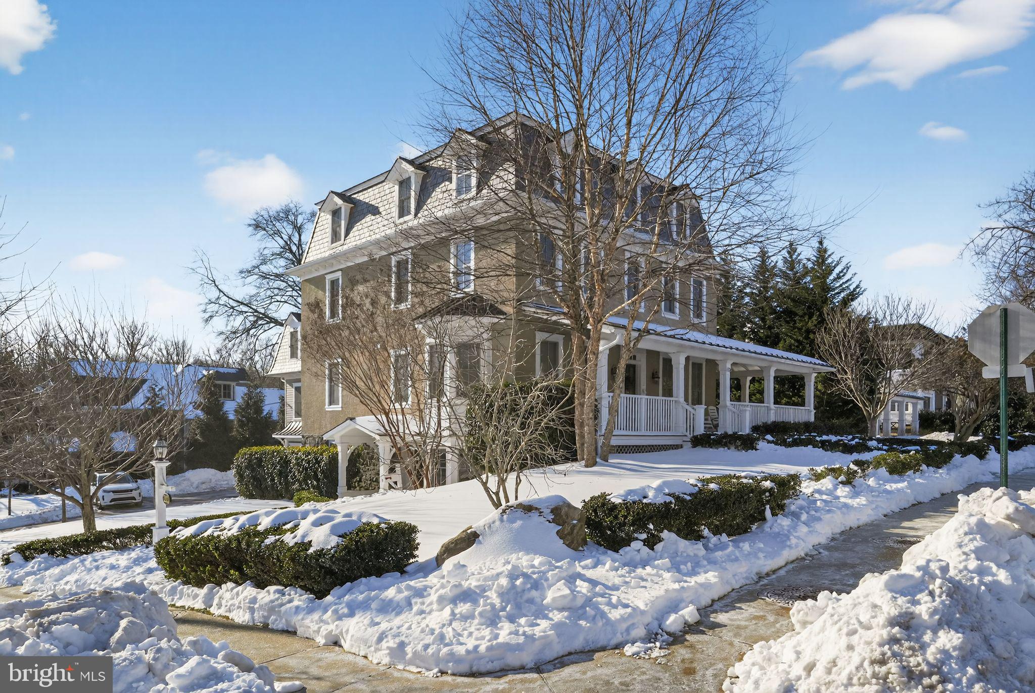 200 W WAYNE AVENUE 1