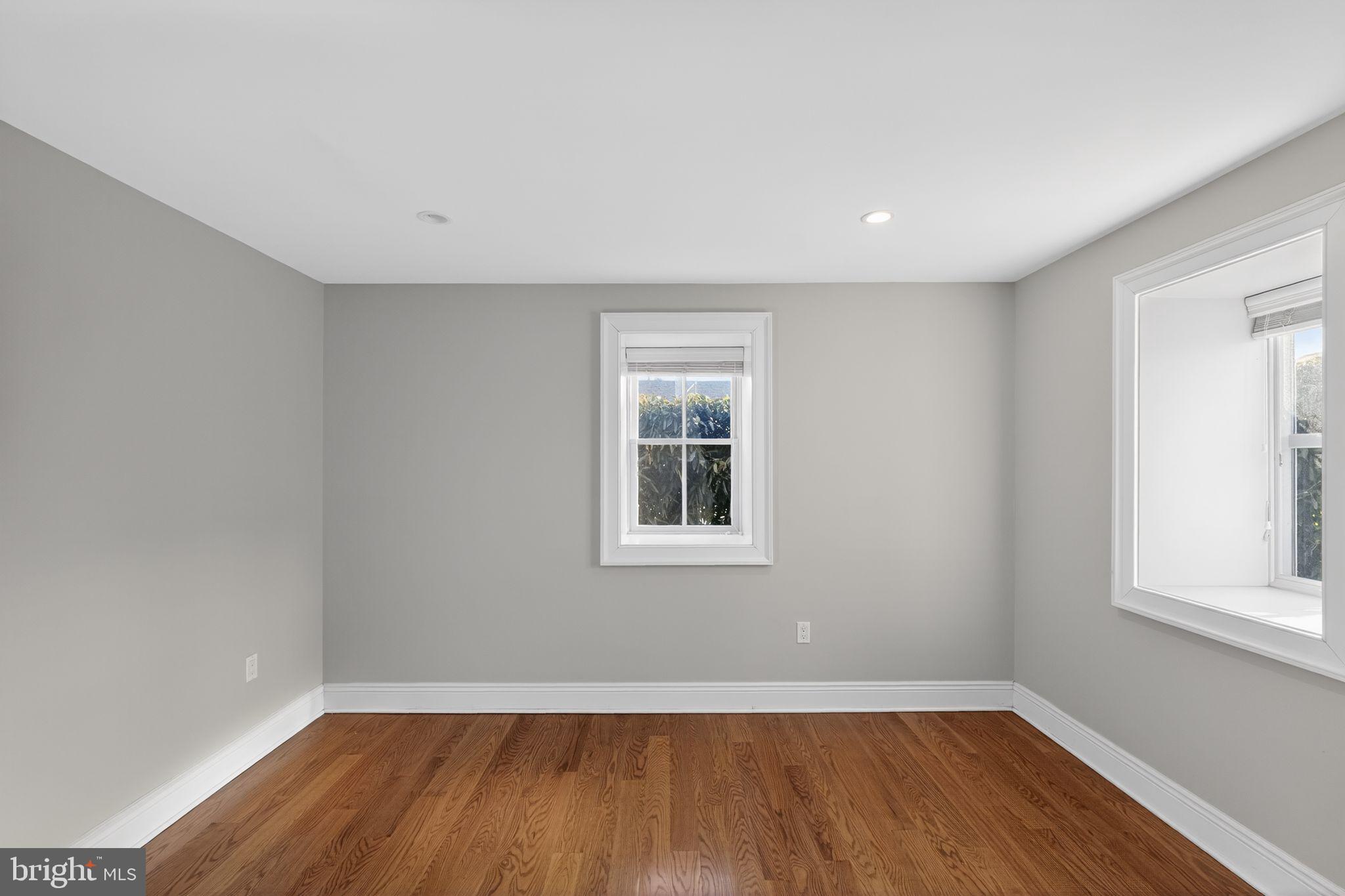 200 W WAYNE AVENUE 1