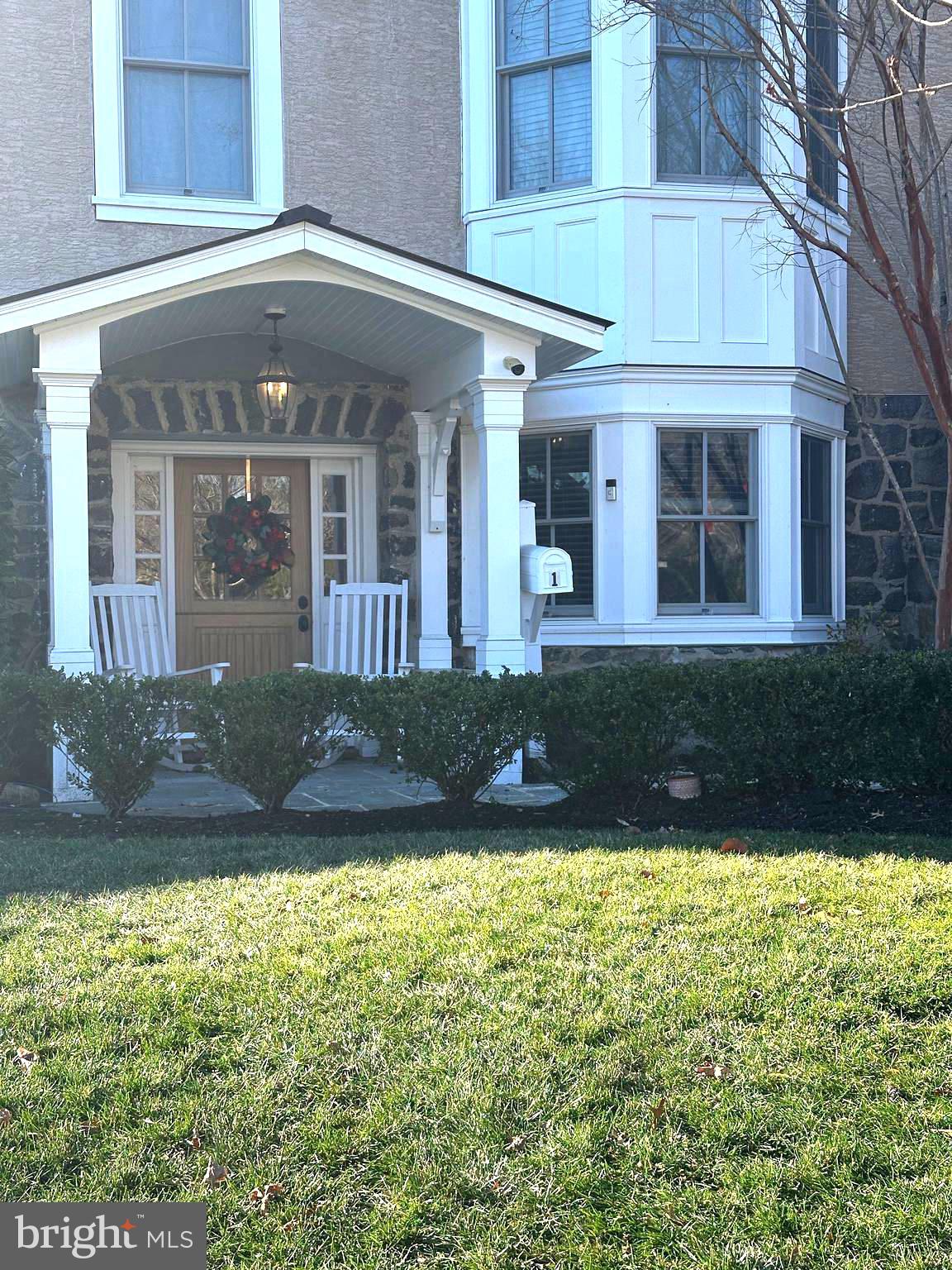 200 W WAYNE AVENUE 1