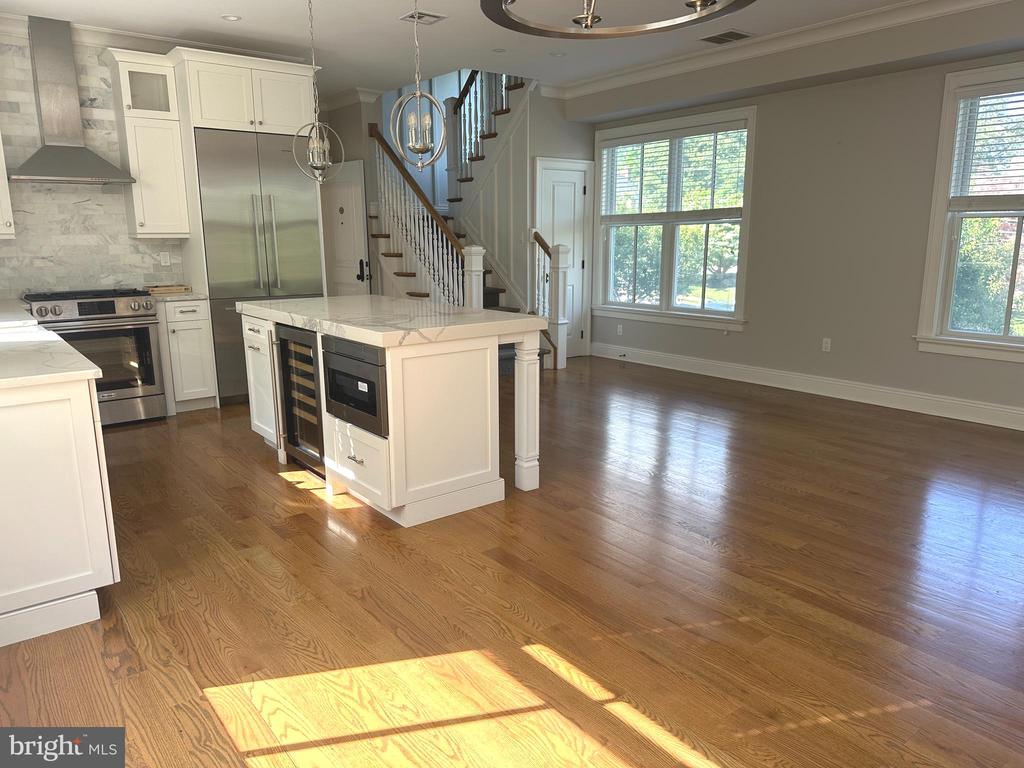 200 W WAYNE AVENUE 5