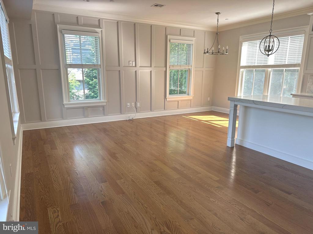 200 W WAYNE AVENUE 5