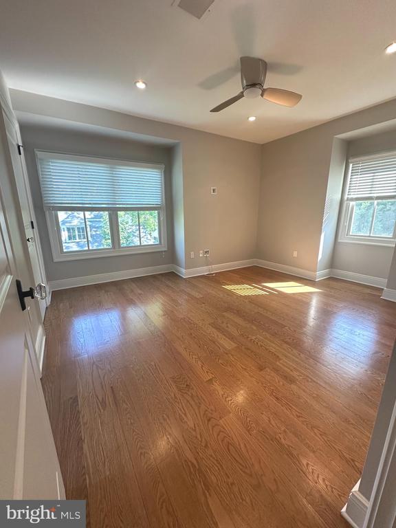 200 W WAYNE AVENUE 5
