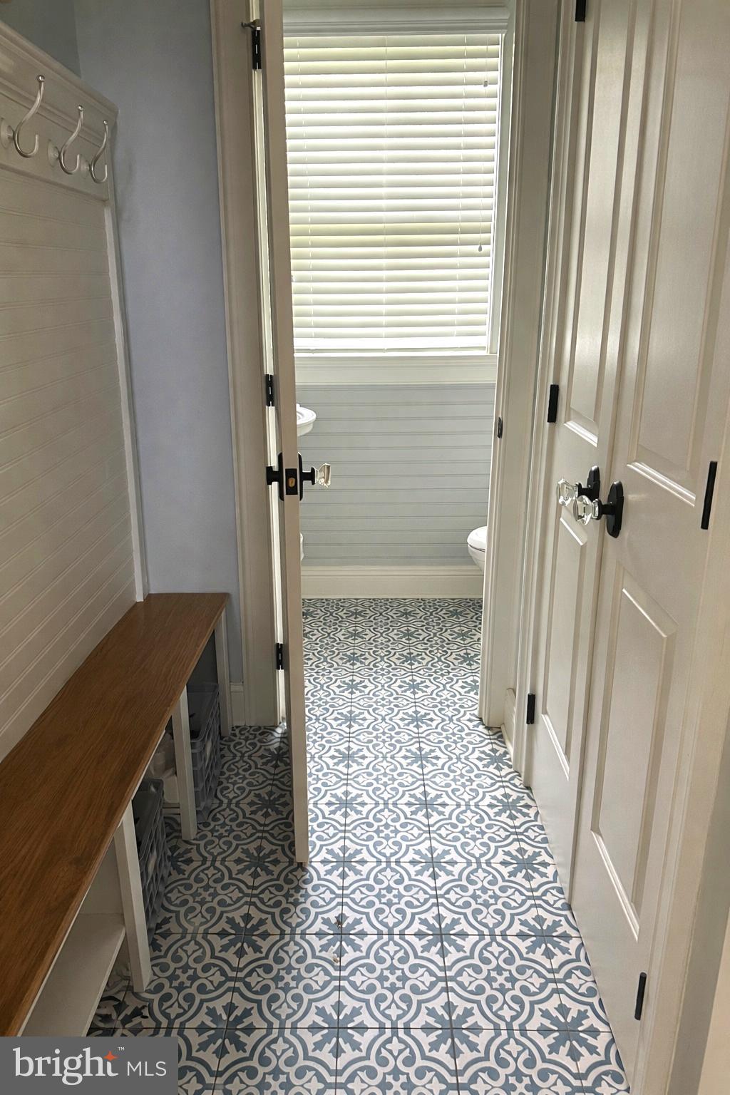 200 W WAYNE AVENUE 5