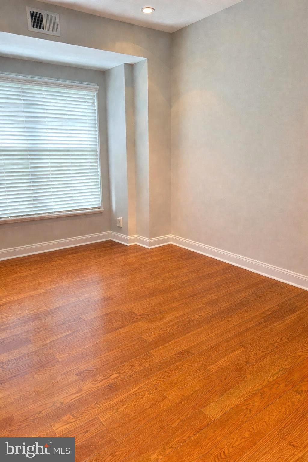 200 W WAYNE AVENUE 5