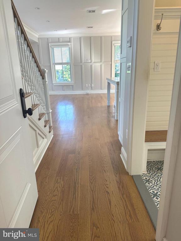 200 W WAYNE AVENUE 5