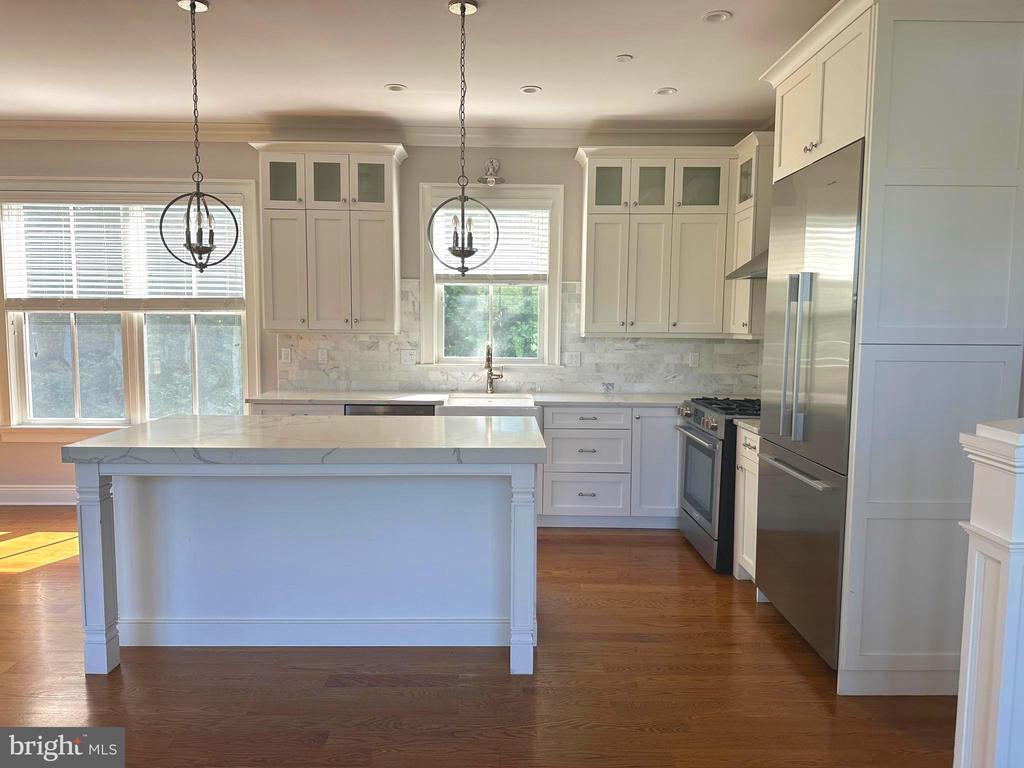 200 W WAYNE AVENUE 5